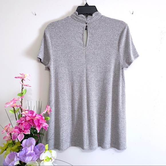 Altar’d State Gray Ribbed Keyhole Top - Picture 5 of 8